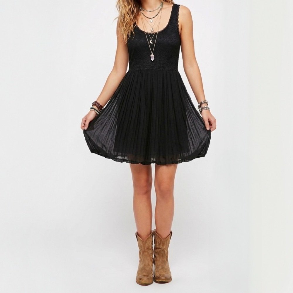 Whimsigoth Y2K Babydoll MATERIAL GIRL Black Lace Pleated Skirt Summer Dress